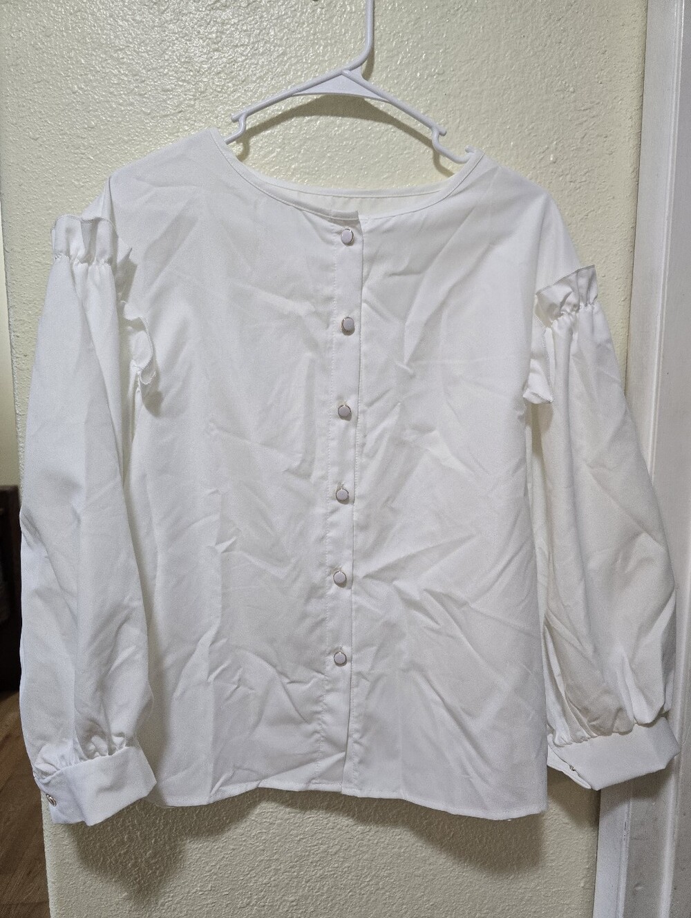 White Button-Back Puff Sleeve Blouse